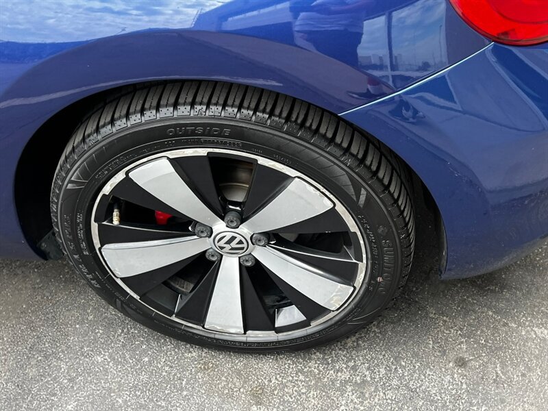 Used 2014 Volkswagen Beetle R-Line FWD image 14