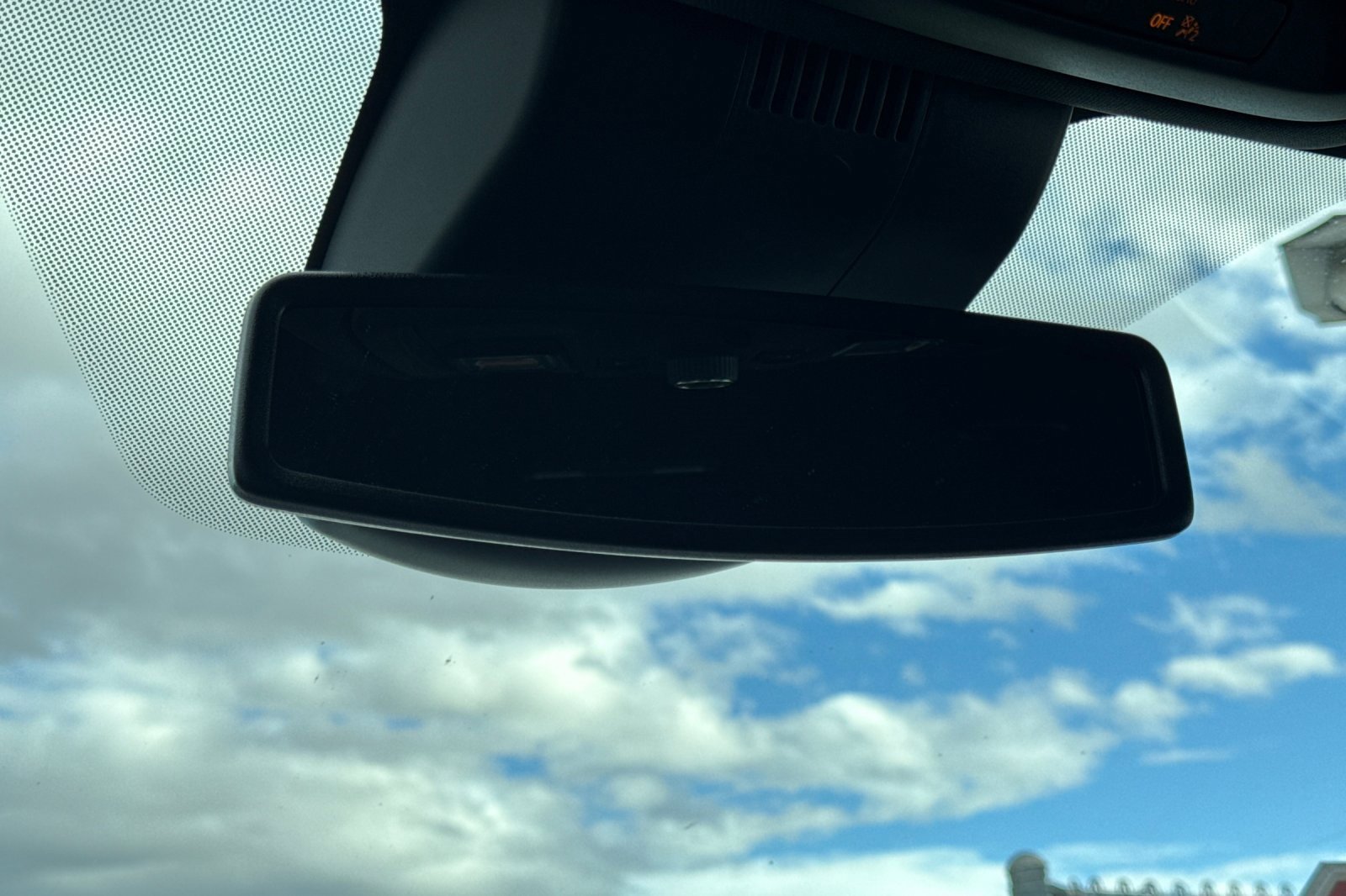 Used 2023 Chevrolet Tahoe LT w/ Luxury Package image 25