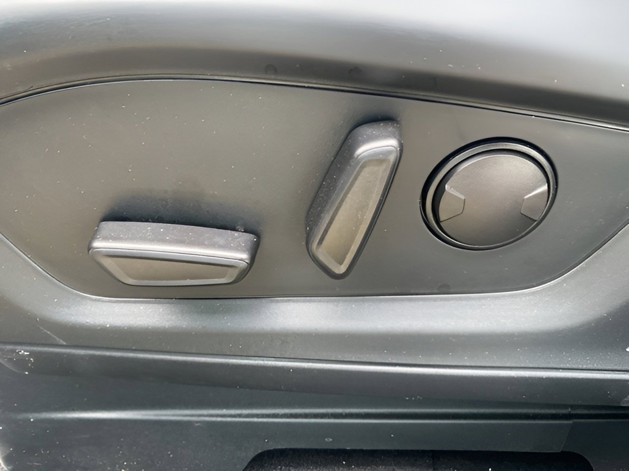 Used 2023 Ford Explorer XLT w/ Equipment Group 202A image 37