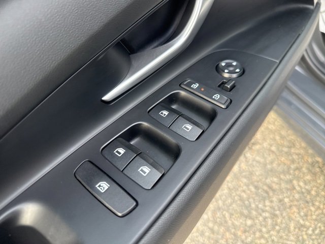 Certified 2025 Hyundai Elantra SE image 14