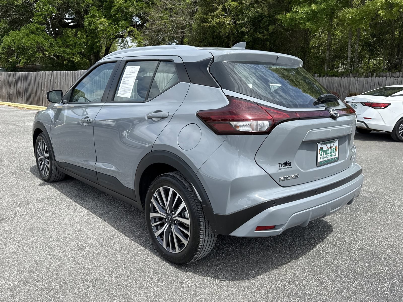 Used 2024 Nissan Kicks SV FWD image 3