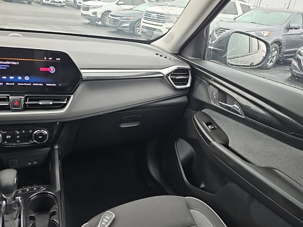 Used 2025 Chevrolet TrailBlazer LT w/ Convenience Package image 18