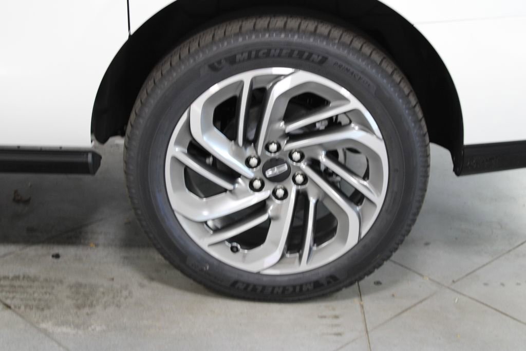 New 2025 Lincoln Navigator L Reserve image 16