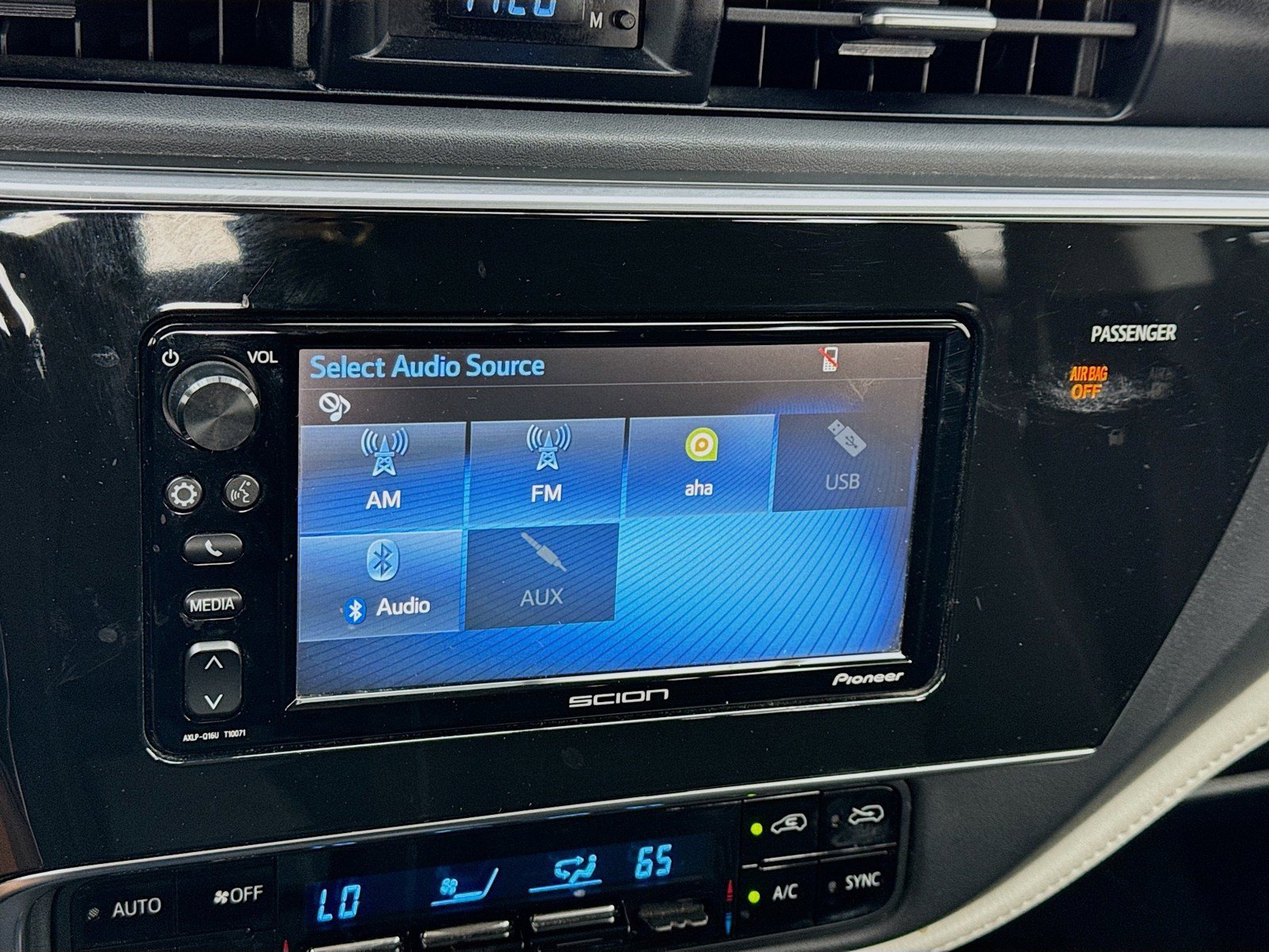 Used 2016 Scion iM FWD image 9