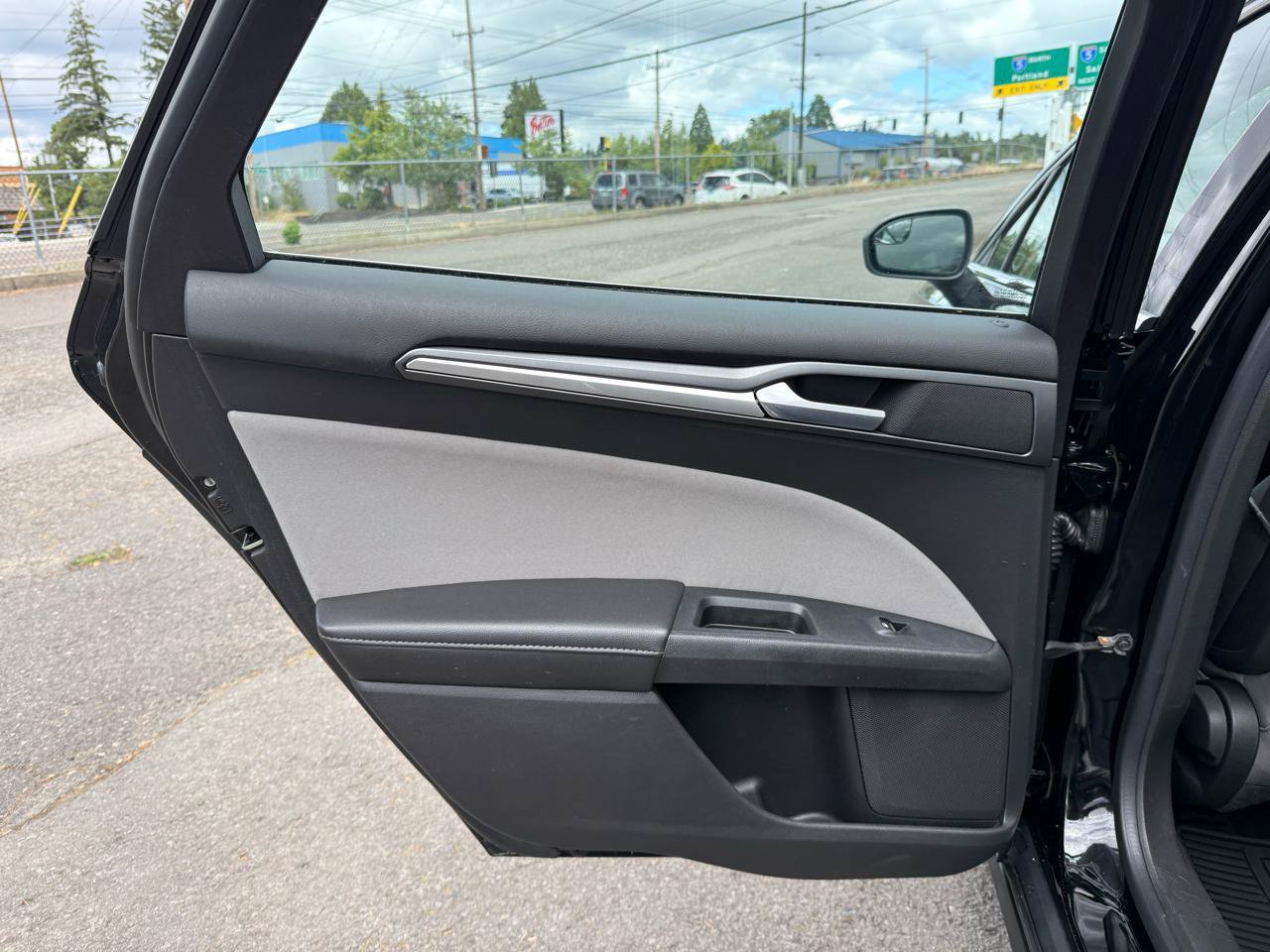 Used 2016 Ford Fusion S FWD image 15