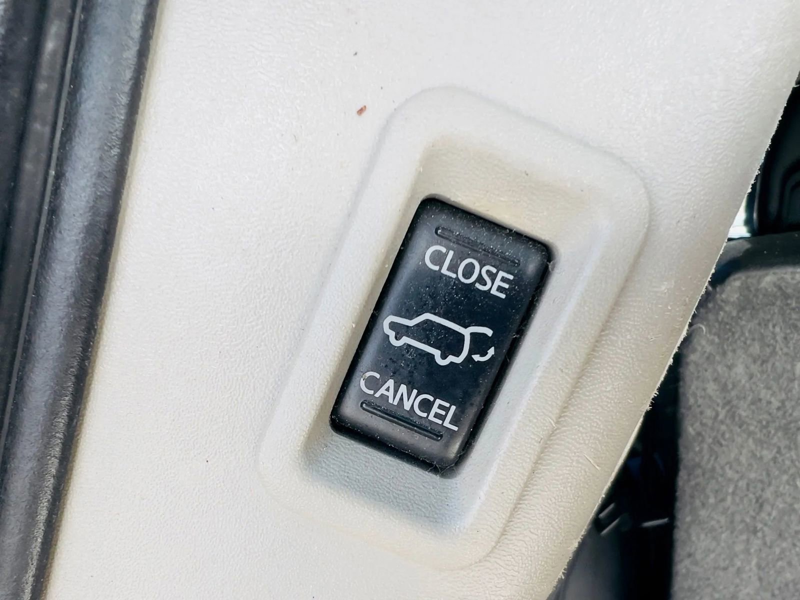 Used 2014 Nissan Armada SL image 11