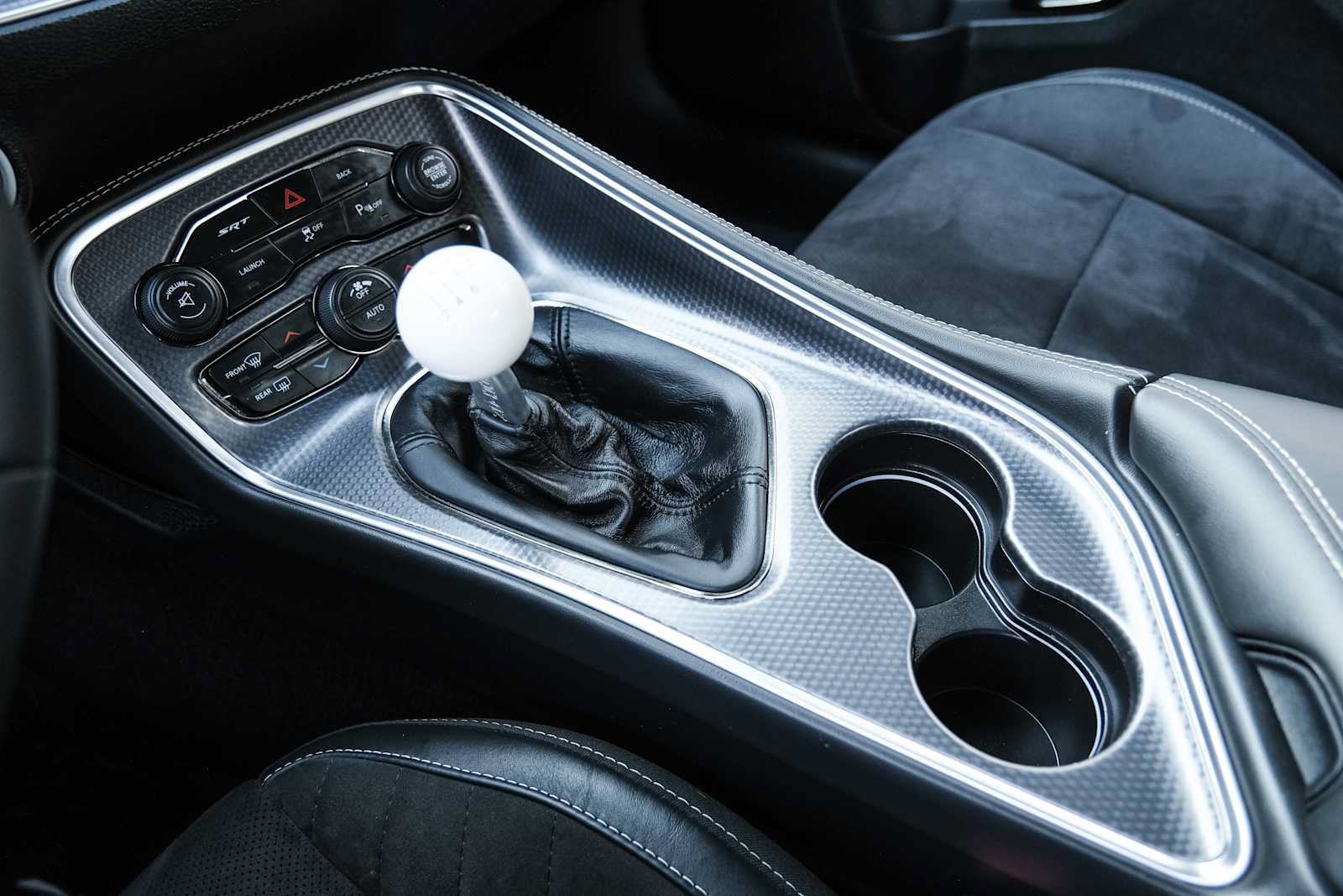 Used 2015 Dodge Challenger SRT Hellcat RWD image 39