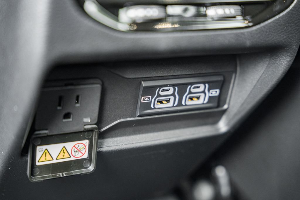 New 2025 Jeep Grand Cherokee Laredo X w/ Luxury Tech Group I image 31