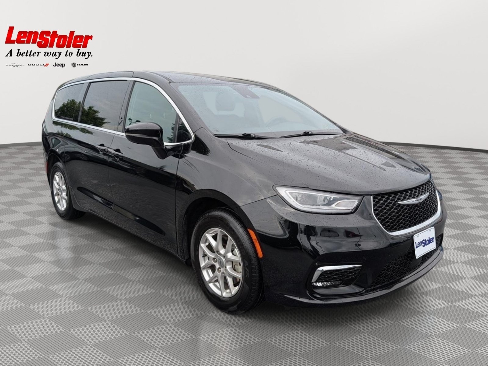 Used 2025 Chrysler Pacifica Select FWD image 7