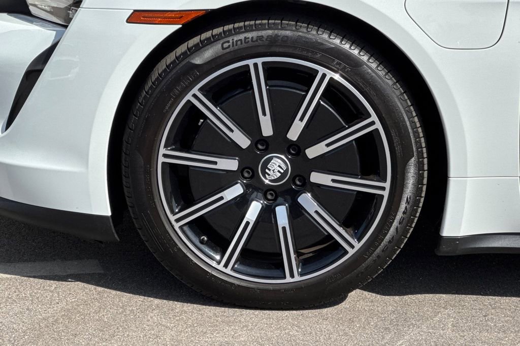 Used 2022 Porsche Taycan RWD image 34