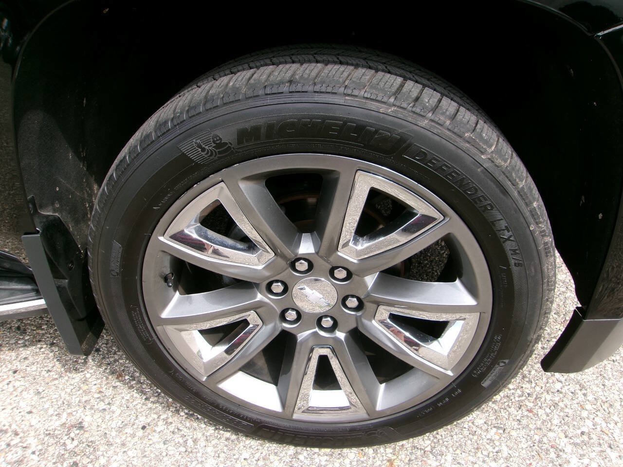Used 2015 Chevrolet Suburban LTZ AWD/4WD image 14