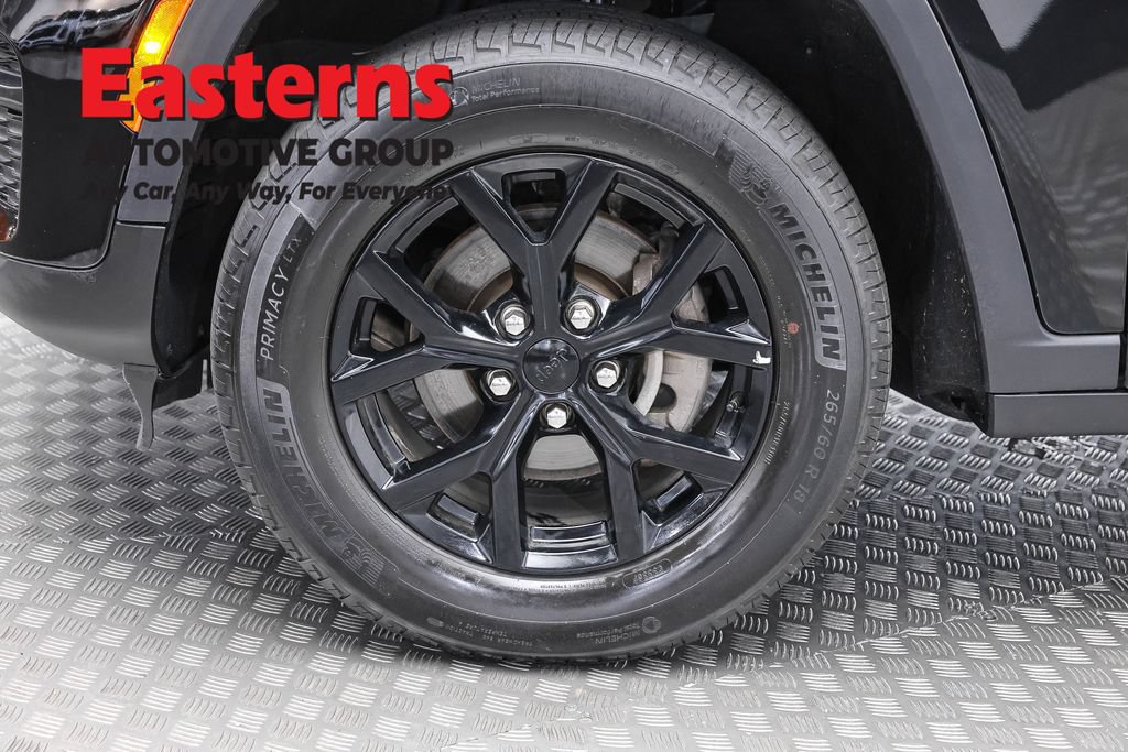 Used 2025 Jeep Grand Cherokee Altitude AWD/4WD image 33