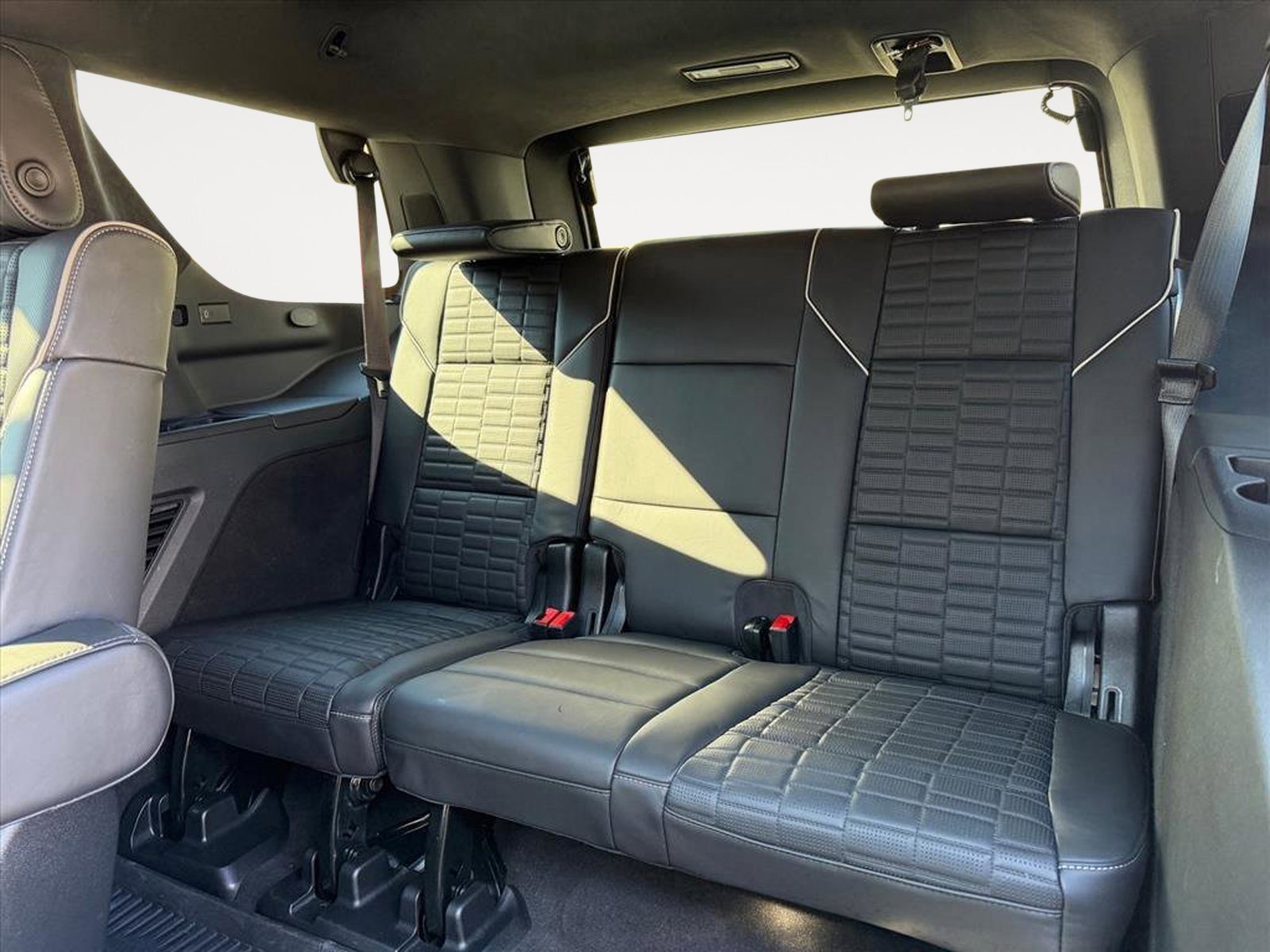 Used 2024 Cadillac Escalade Sport Platinum w/ LPO, ONYX Package image 23