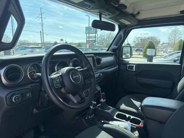 Used 2023 Jeep Gladiator Sport image 15