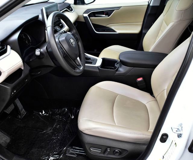Used 2024 Toyota RAV4 XLE Premium image 12