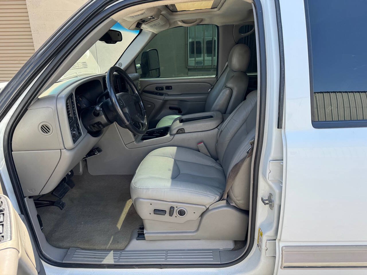 Used 2007 Chevrolet Silverado 2500 LT w/ Heavy-Duty Power Package AWD/4WD image 22