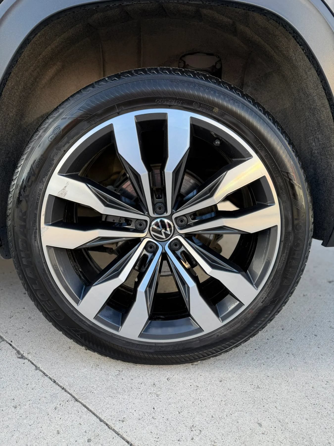 Used 2020 Volkswagen Atlas Cross Sport SEL Premium R-Line w/ Cross Sport MDO Package AWD/4WD image 12