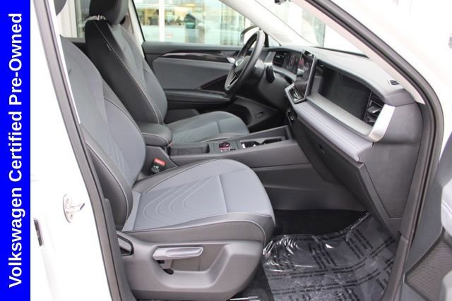 Used 2025 Volkswagen Tiguan SE image 20