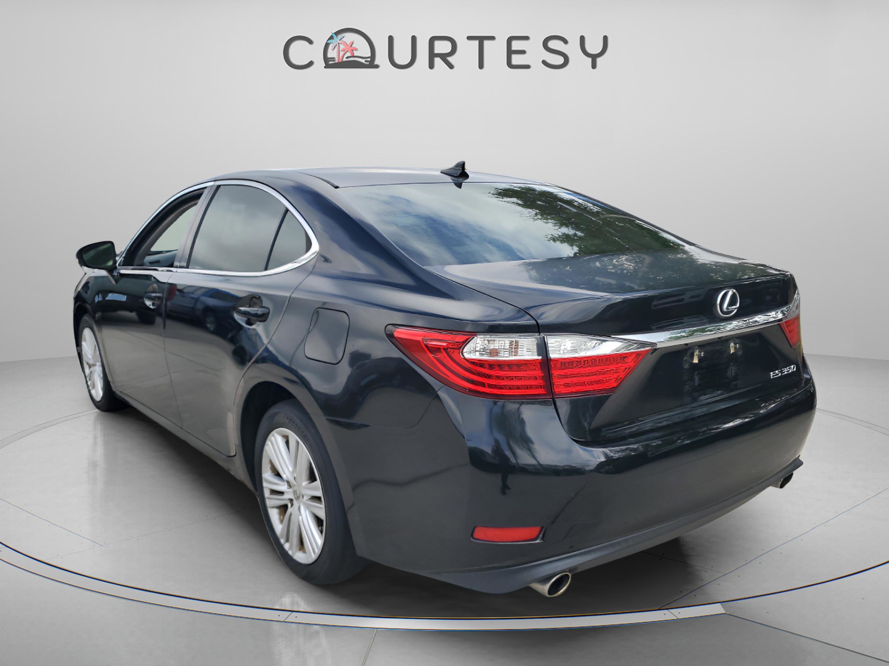 Used 2013 Lexus ES 350 w/ Premium Pkg image 2
