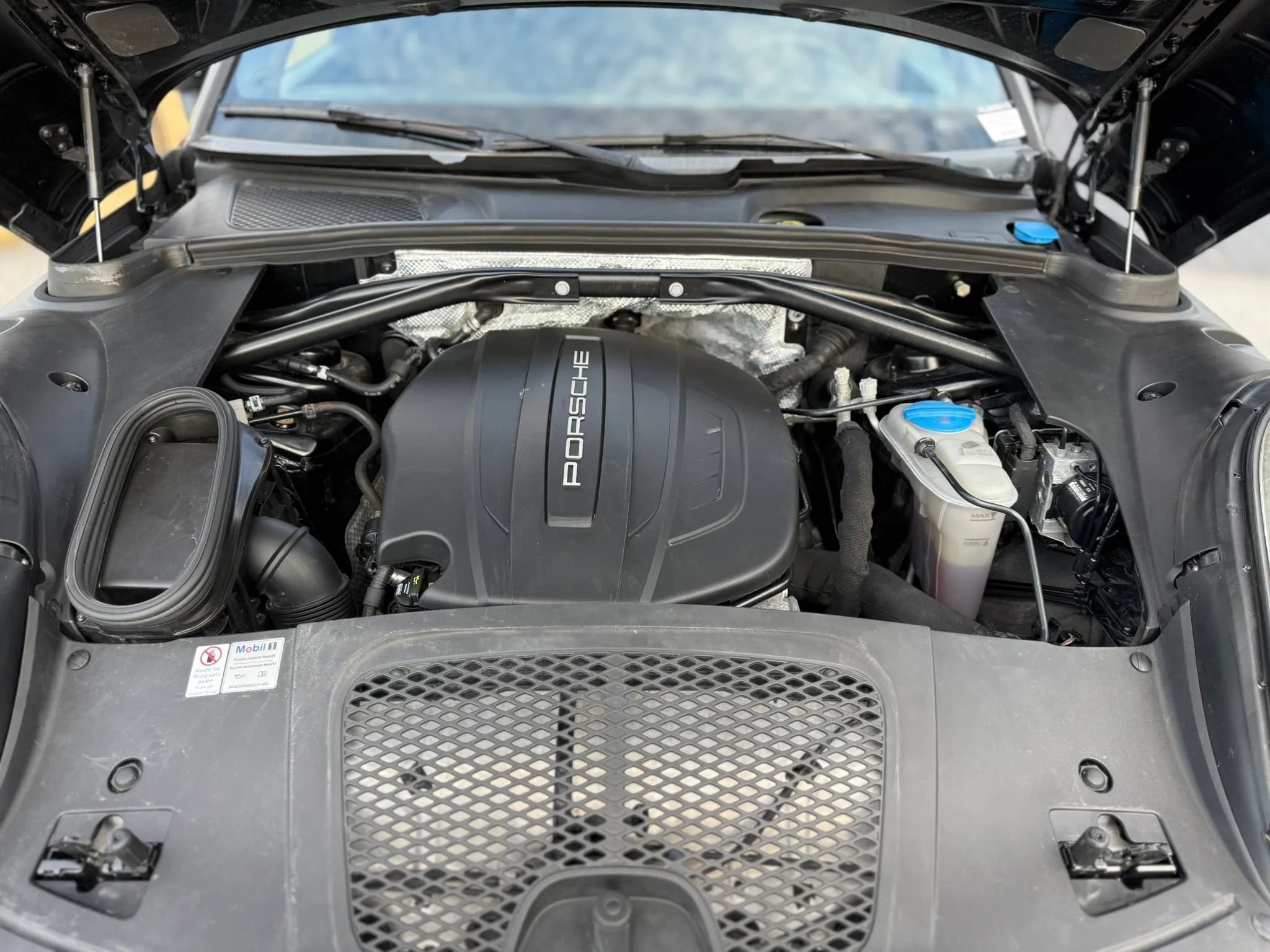 Used 2017 Porsche Macan AWD/4WD image 13