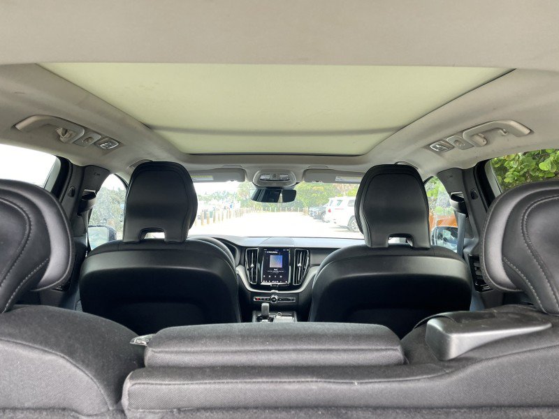 Used 2022 Volvo XC60 B5 Momentum AWD/4WD image 31
