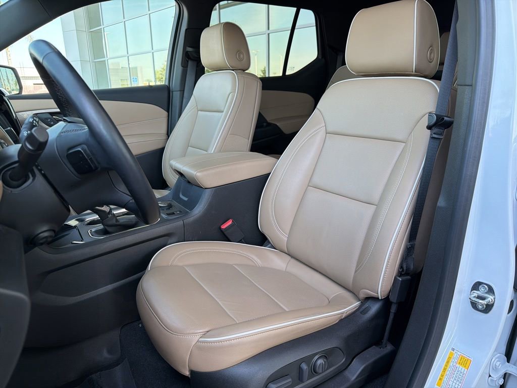 Used 2023 Chevrolet Traverse Premier image 11