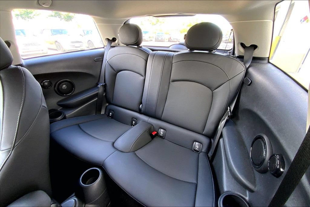 Used 2024 MINI Cooper SE FWD image 26