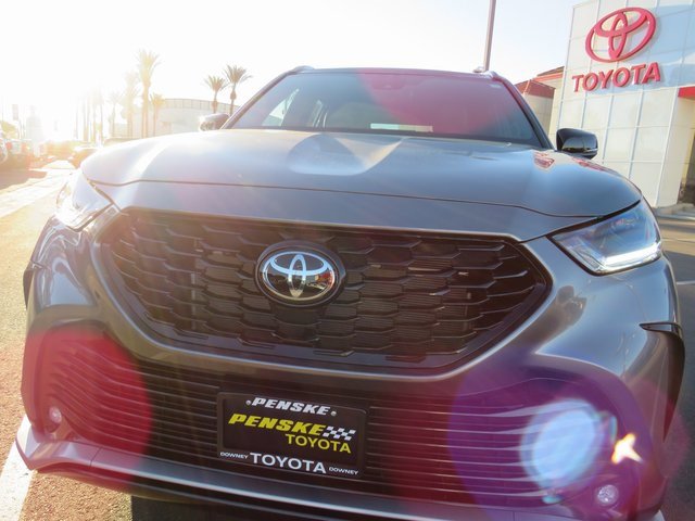 New 2026 Toyota Highlander XSE image 5