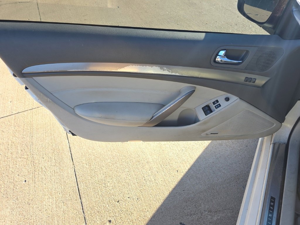 Used 2010 INFINITI G37 x w/ Premium Pkg image 12