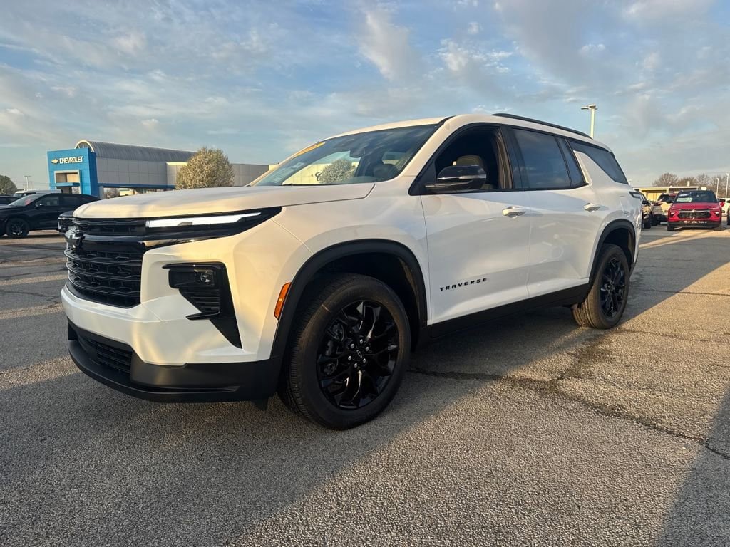 New 2026 Chevrolet Traverse LT w/ Midnight/Sport Edition image 2