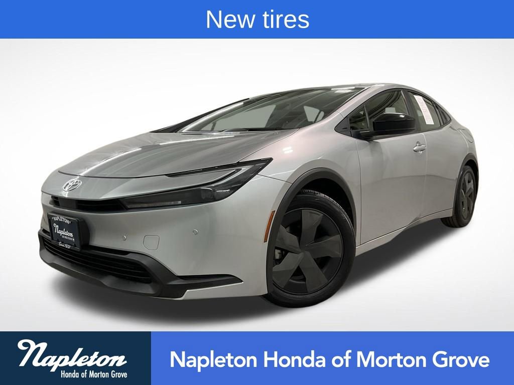 Used 2024 Toyota Prius LE FWD image 1