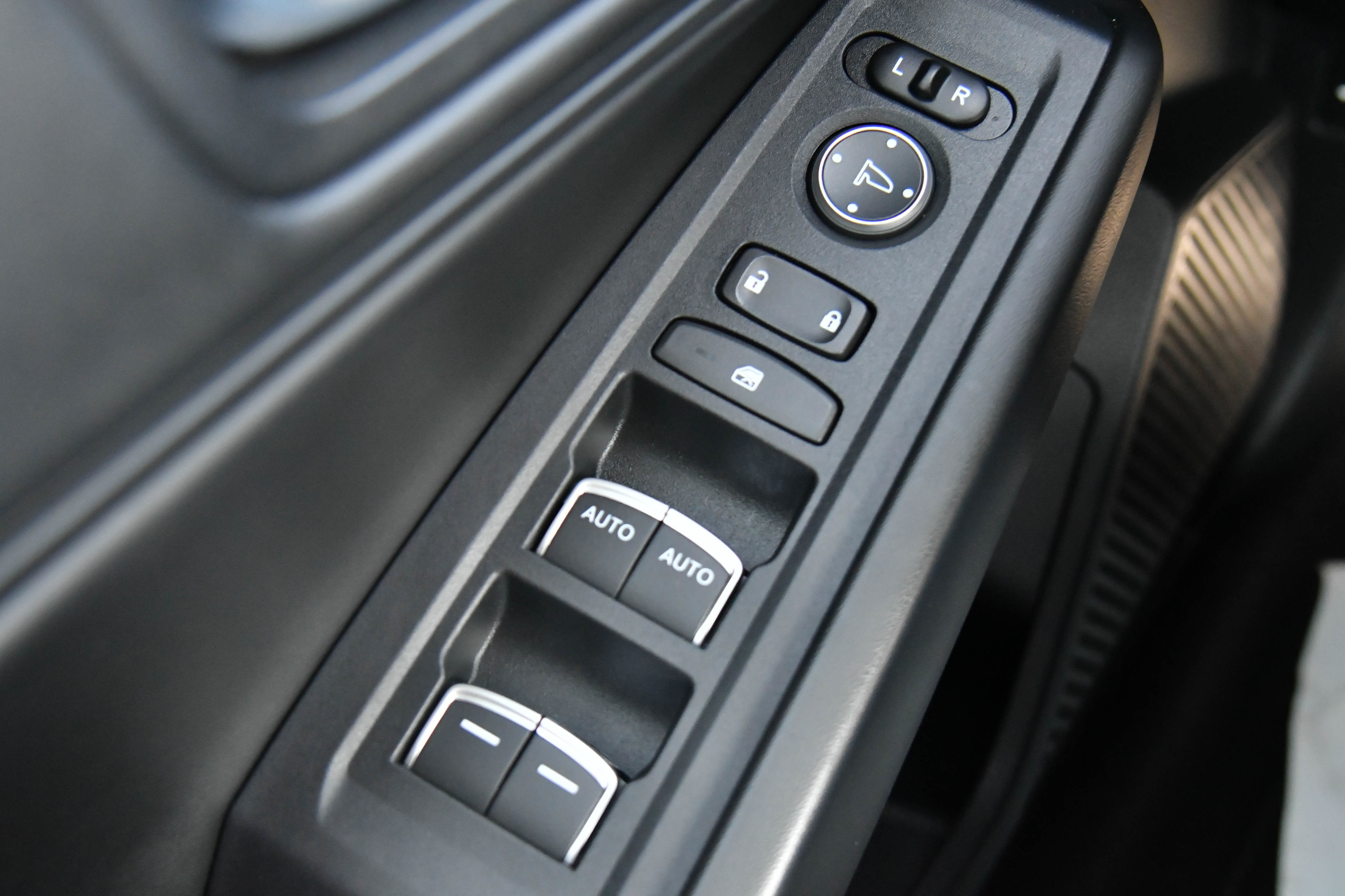 Used 2023 Honda Accord EX image 31