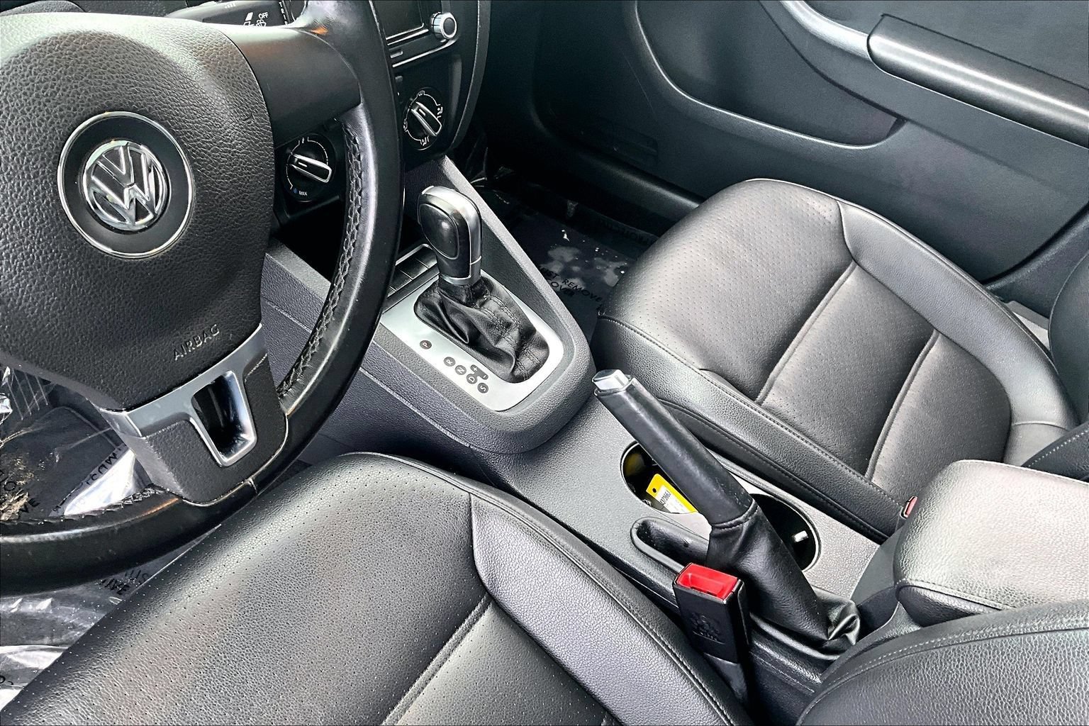 Used 2014 Volkswagen Jetta SE FWD image 16