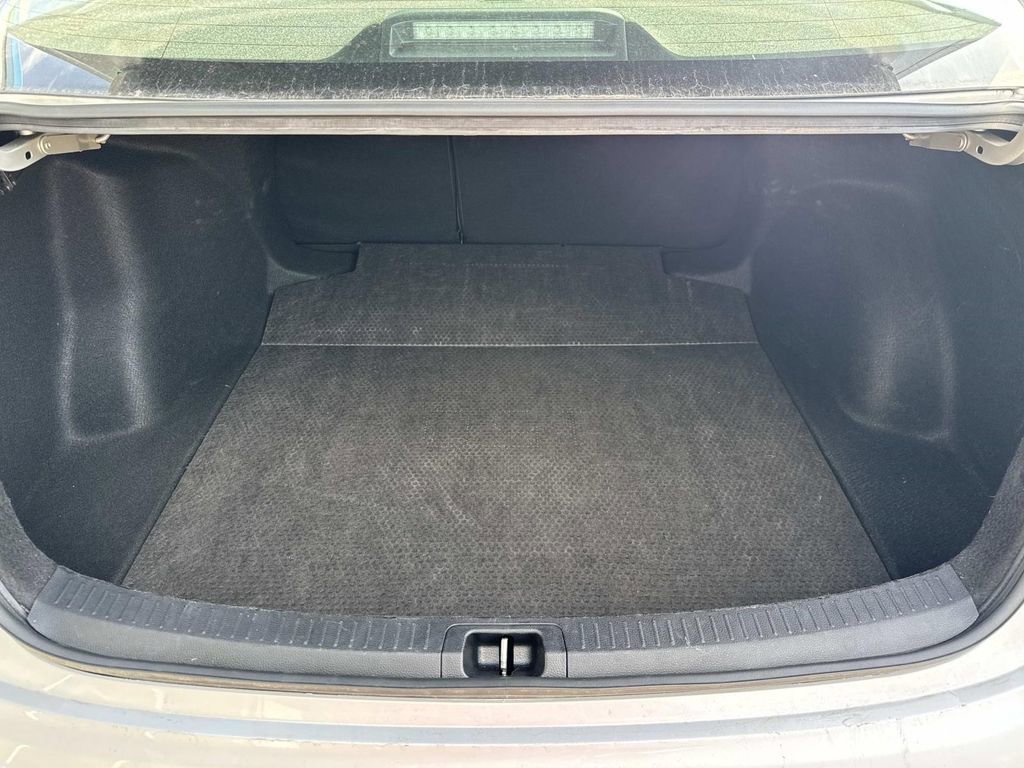 Used 2024 Toyota Corolla LE image 9