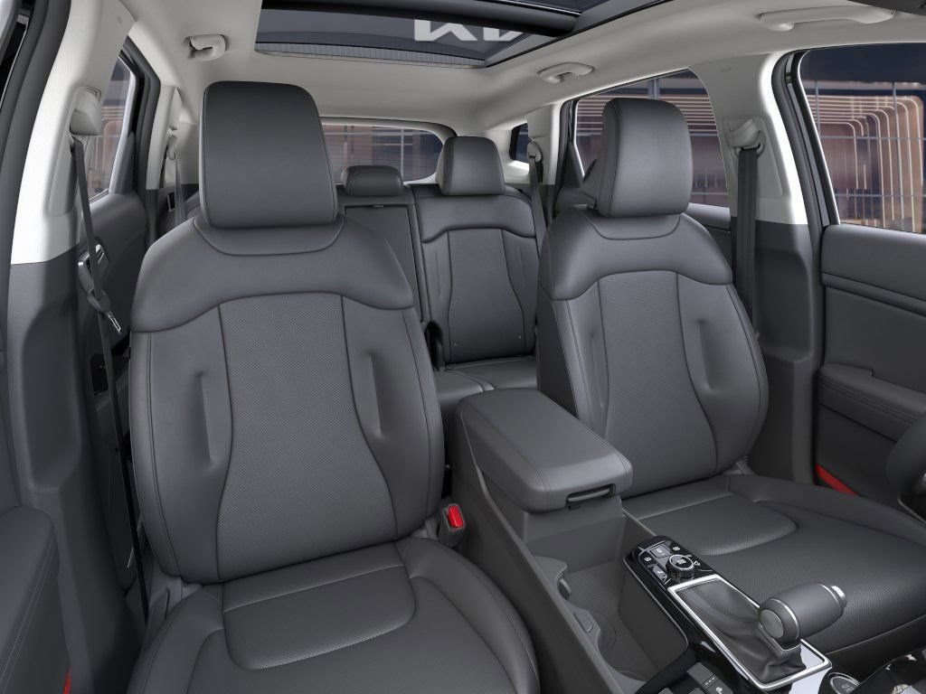 New 2025 Kia Sportage SX FWD image 15