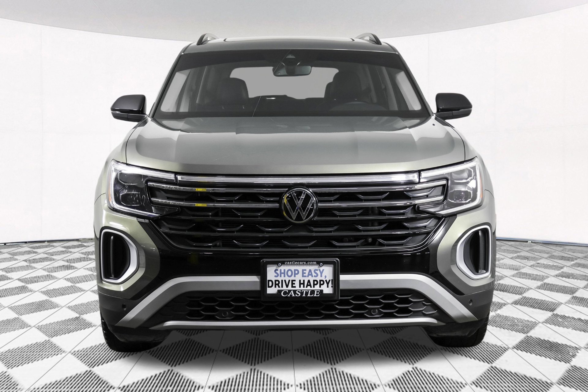 Used 2024 Volkswagen Atlas Peak Edition SE AWD/4WD image 12