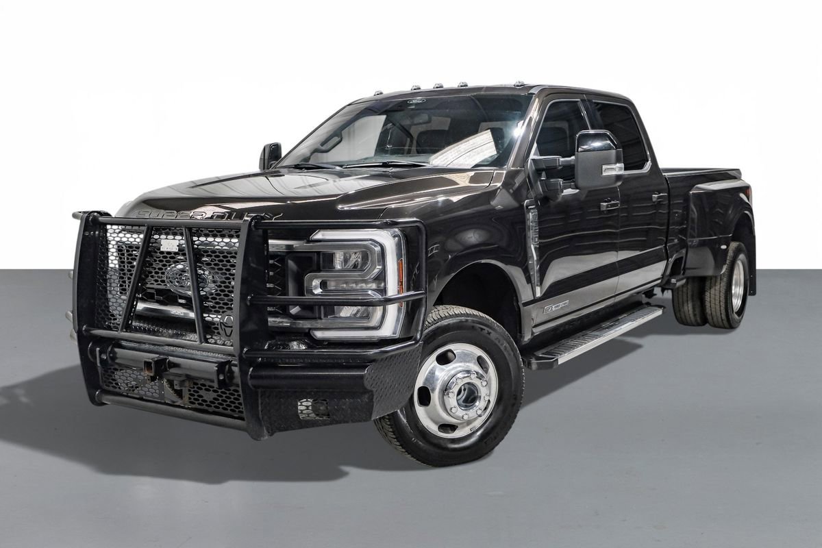 Used 2024 Ford F350 Lariat w/ FX4 Off-Road Package image 4