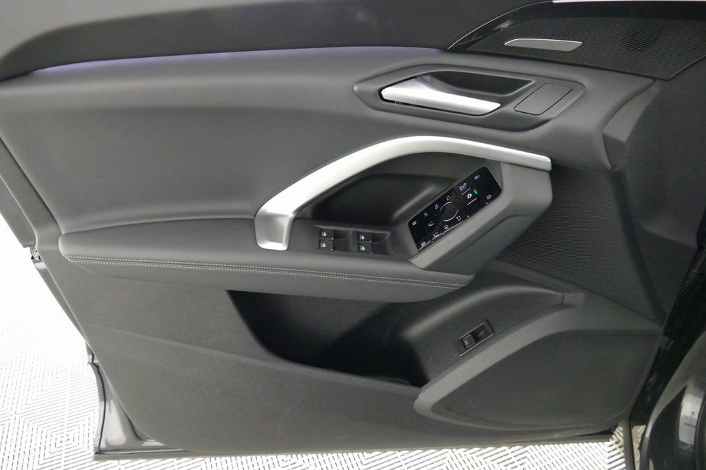 Used 2025 Audi Q5 Premium Plus w/ Premium Plus image 10