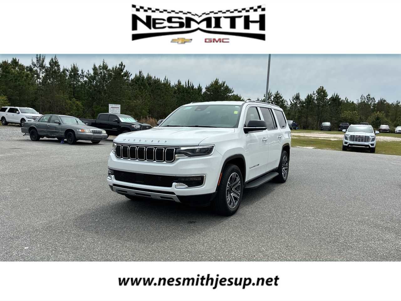 Used 2024 Jeep Wagoneer Series II w/ Flexible Seating Group image 1