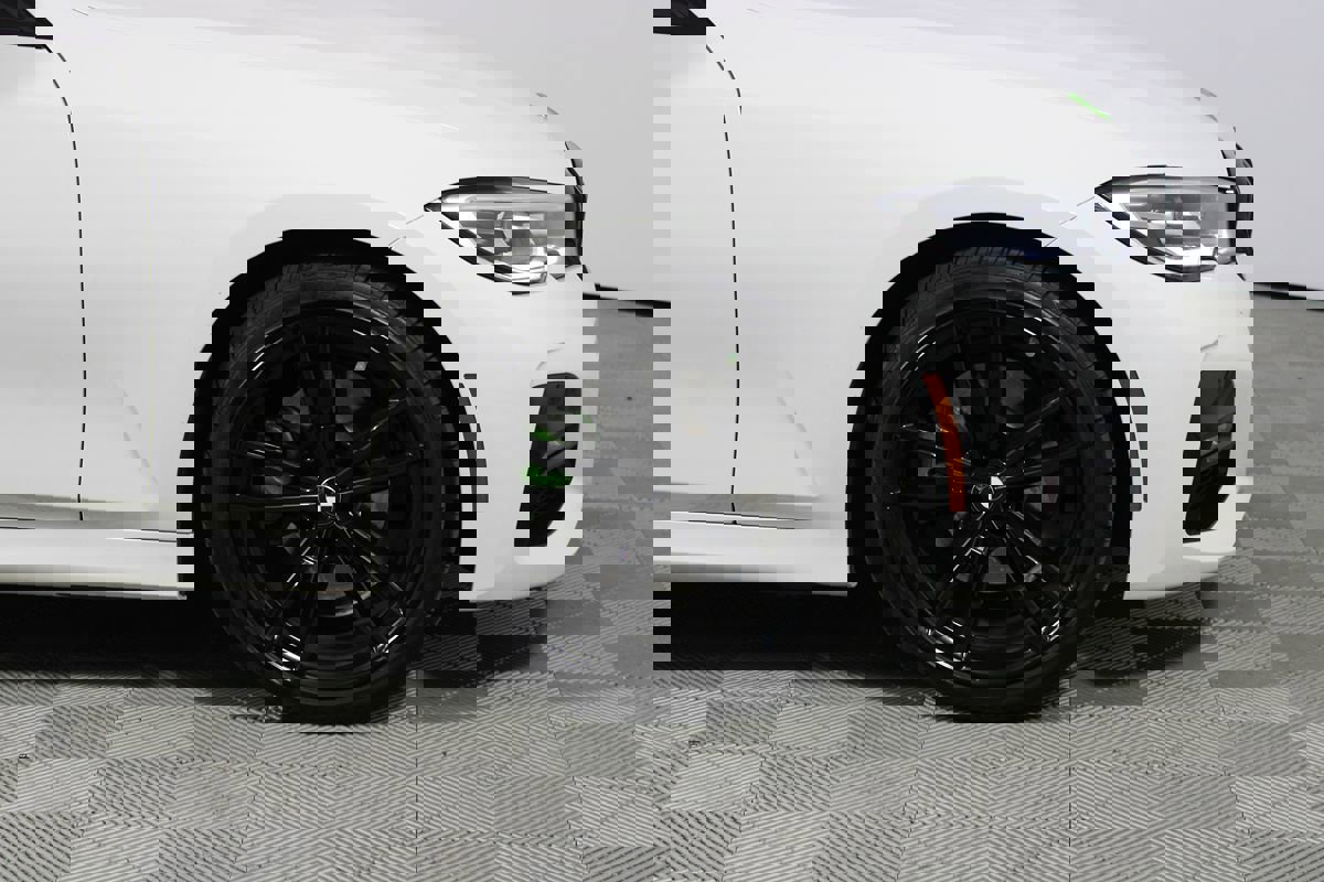 Used 2021 BMW 330e w/ M Sport Package image 32