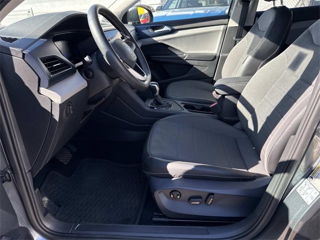Certified 2022 Volkswagen Taos SE image 14