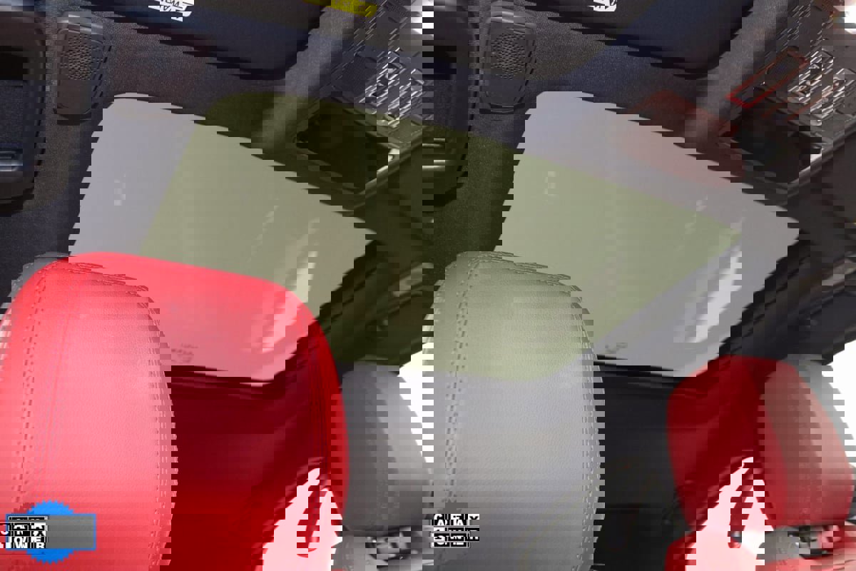 Used 2024 Jaguar XF R-Dynamic SE image 11