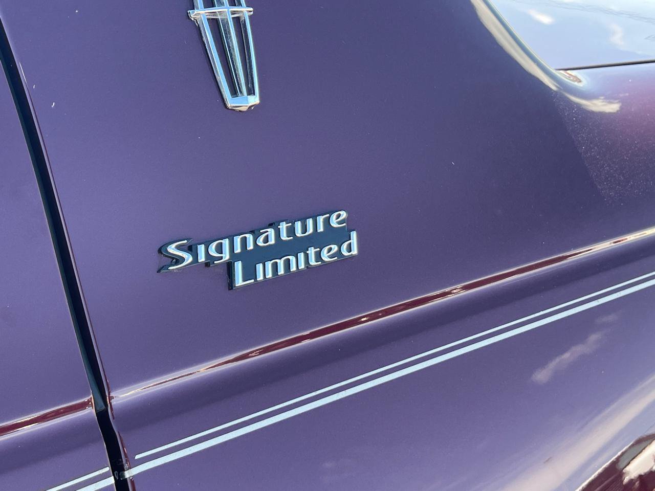 Used 2006 Lincoln Town Car Signature RWD image 34