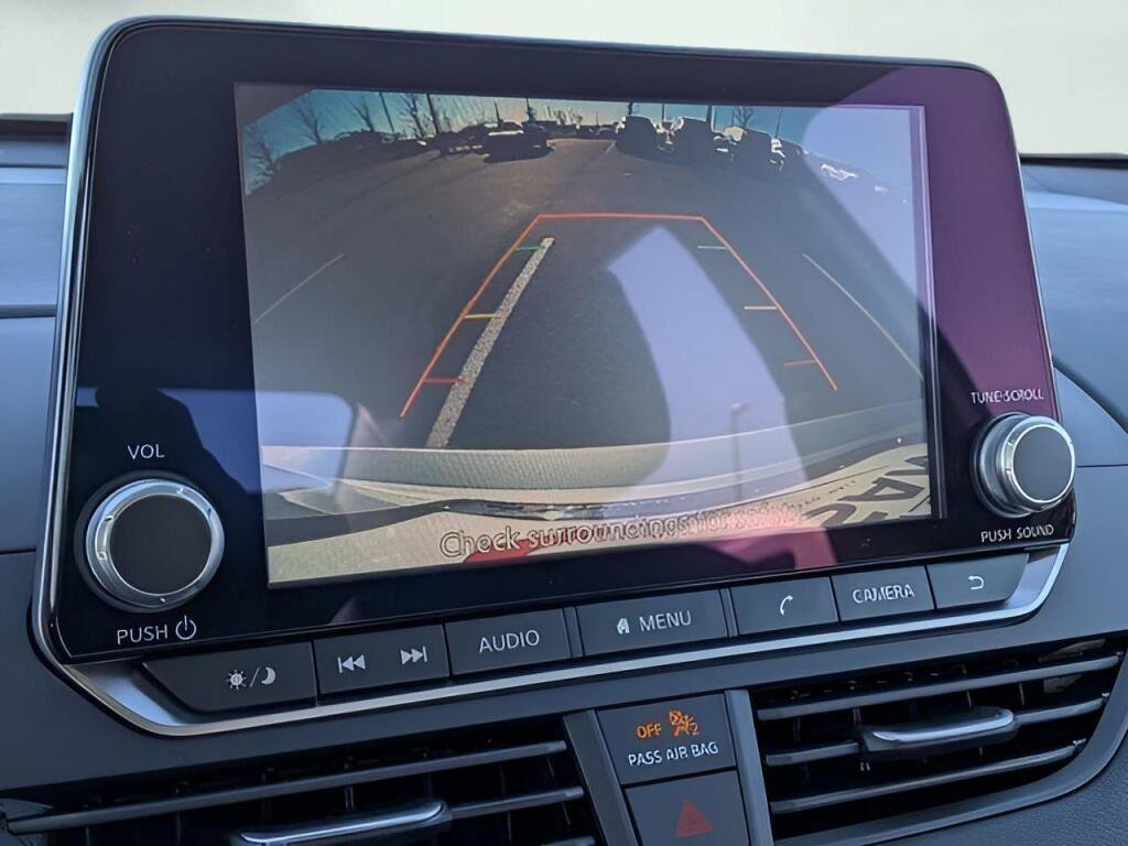 Certified 2025 Nissan Altima 2.5 S FWD image 18