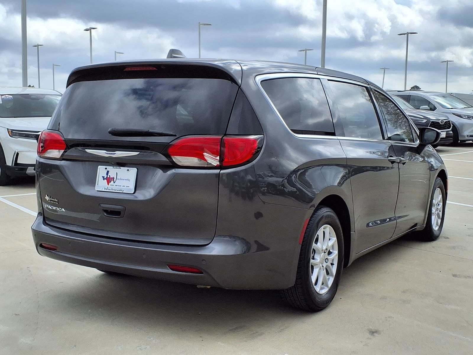 Used 2019 Chrysler Pacifica LX FWD image 6