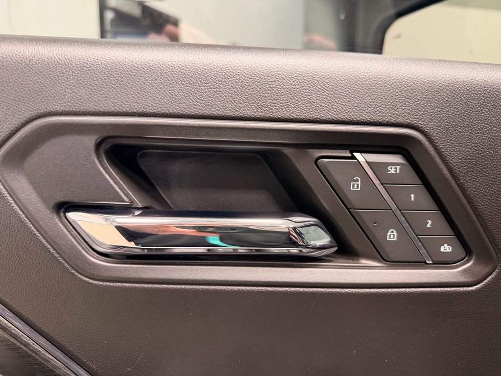 Used 2024 GMC Canyon AT4X image 27