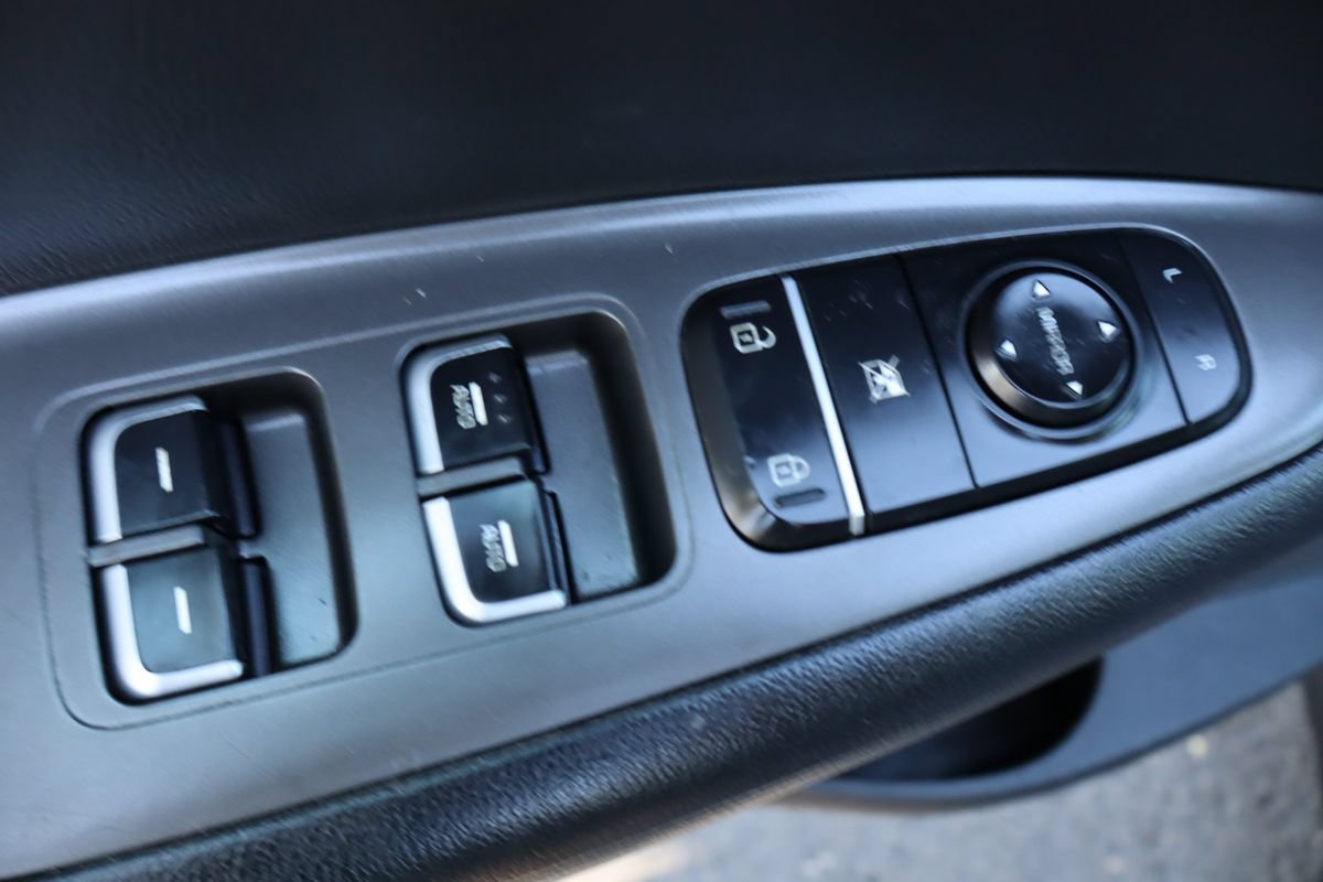 Used 2019 Kia Optima S FWD image 27