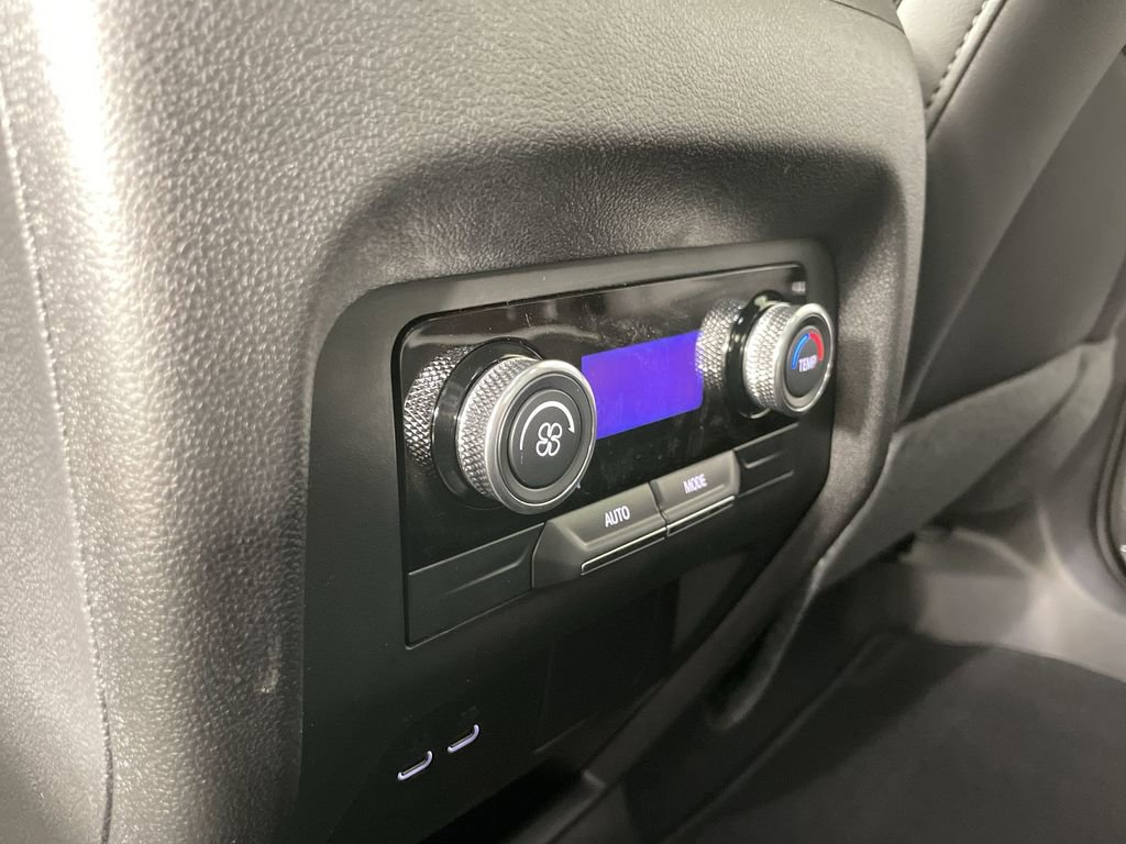 Used 2025 Buick Enclave Sport Touring image 21