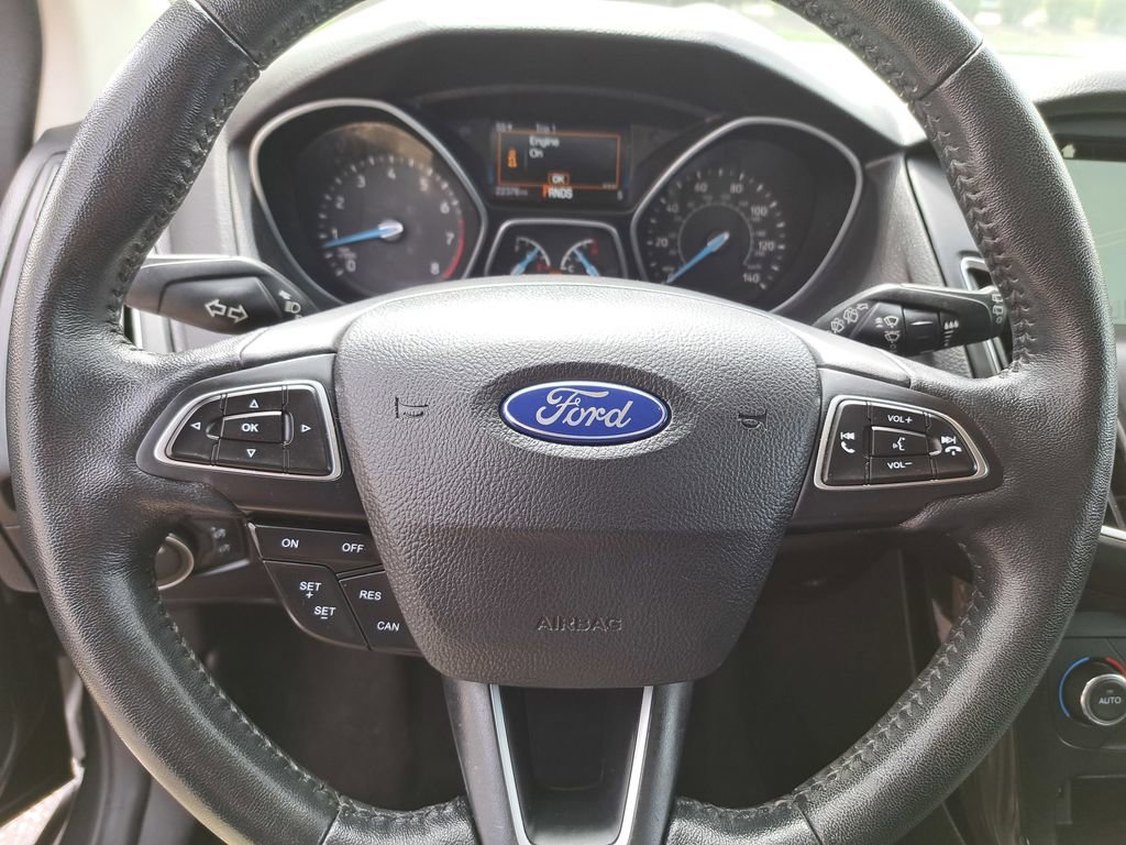 Used 2017 Ford Focus Titanium image 9