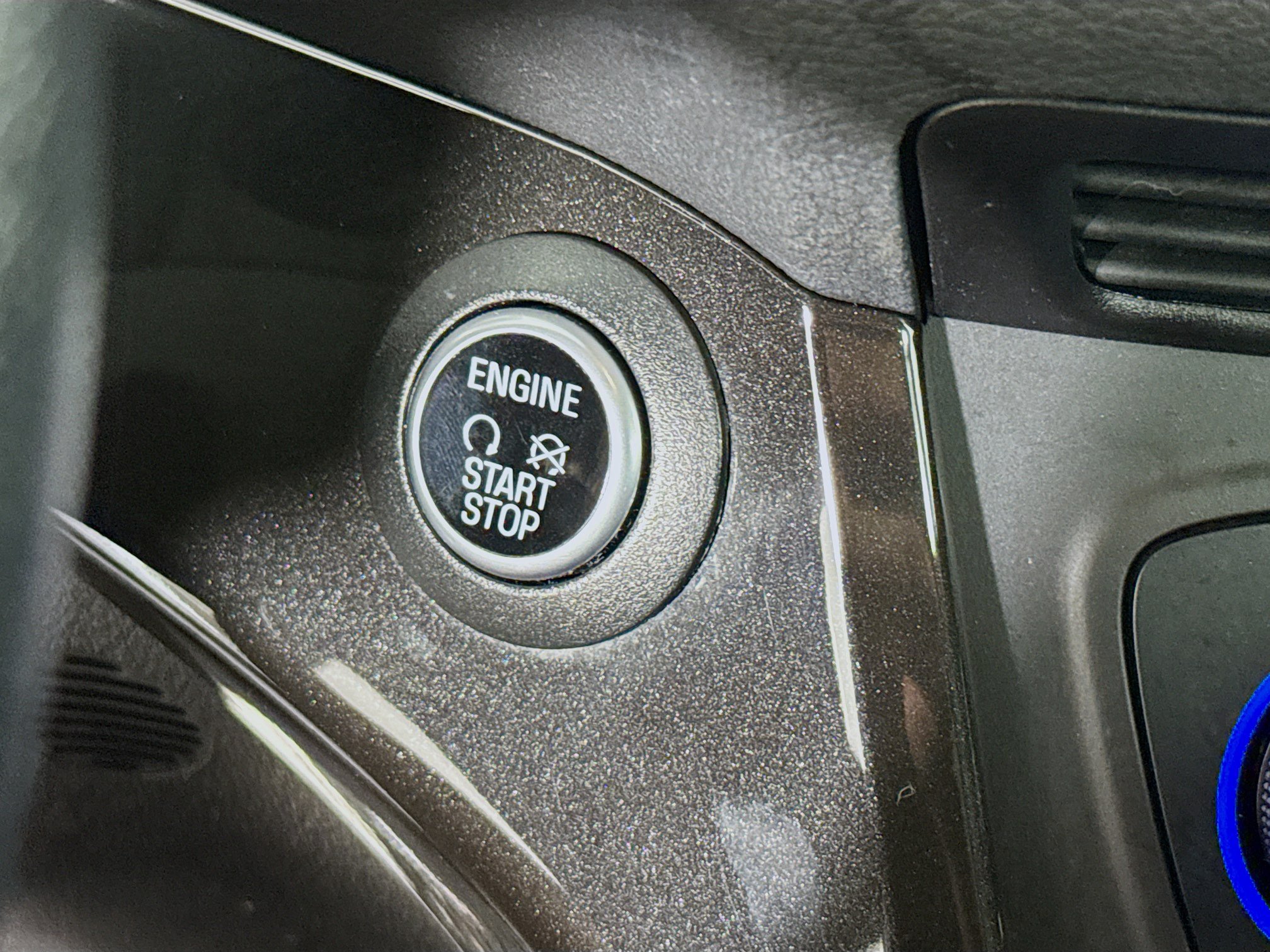 Used 2017 Ford Escape Titanium AWD/4WD image 19